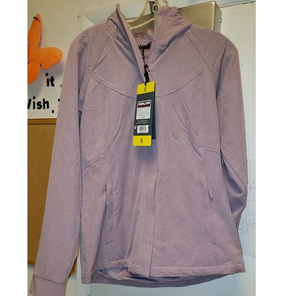 Kirkland Signature Ladies' Water-Repellent Wind Resistant Softshell Jacket - Picture 4 of 9